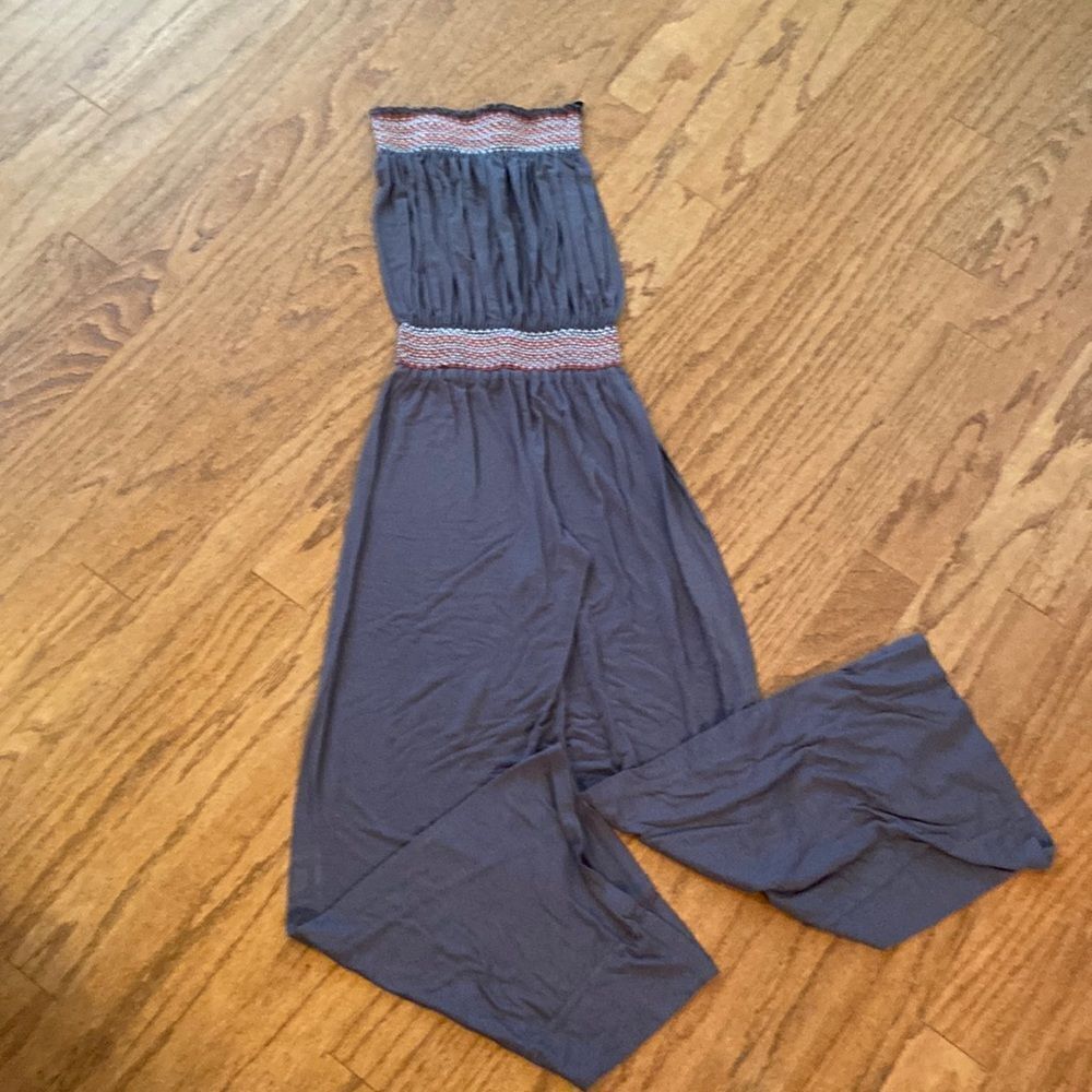 Romeo & Juliet, couture size, medium halter jumpsuit, T-shirt, material